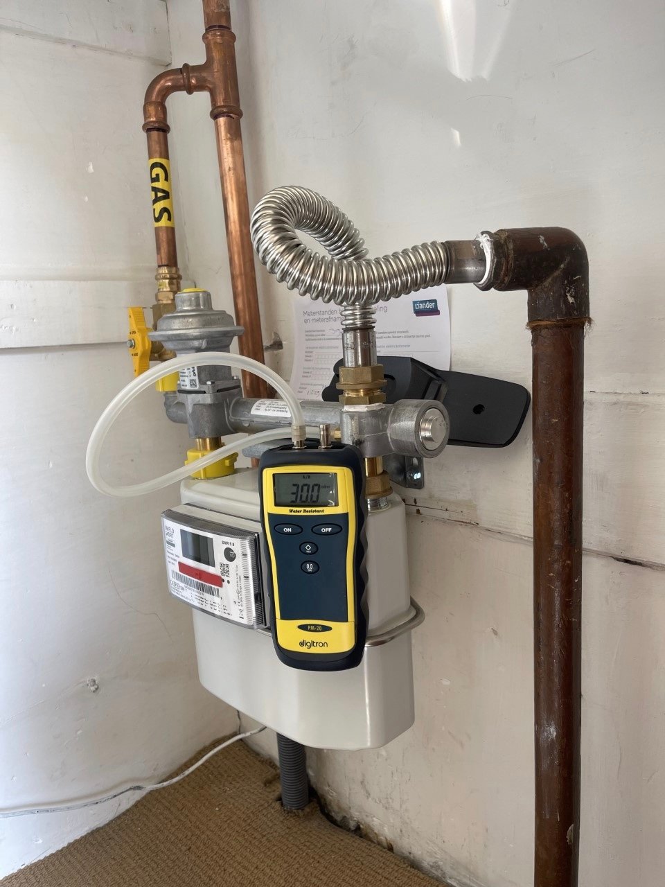 Gasinstallatie met aangesloten meetapparatuur